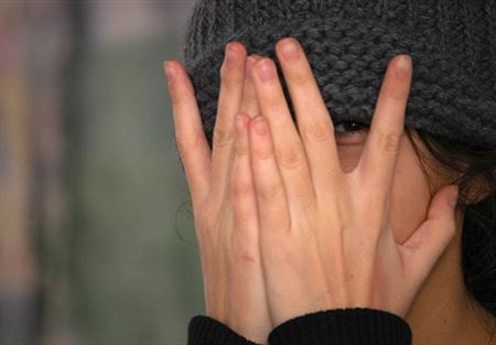 هل تعلم أن الخجل يؤدي إلى الإدمان؟