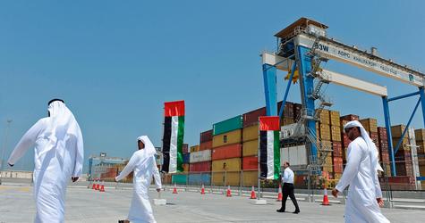 خبراء يدعون الدول الخليجية إلى الإستثمار في الصناعات التصديرية