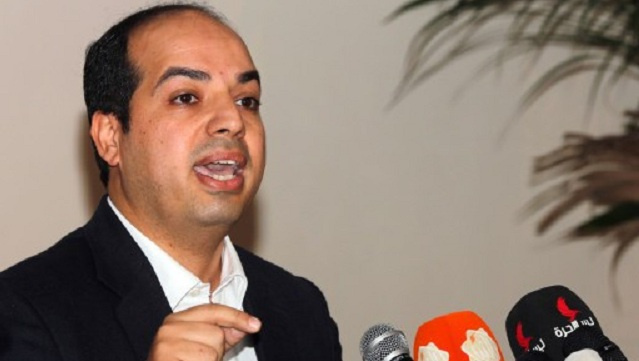 معيتيق يعلن أن حكومته ستركز على مكافحة المتشددين وحفتر يتهمه بالعجز