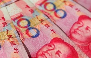 أهدى خطيبته 102 كيلوغرام من أوراقاً نقدية


