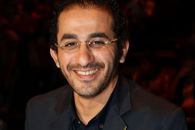 ما الذي يربط أحمد حلمي بباسم يوسف؟