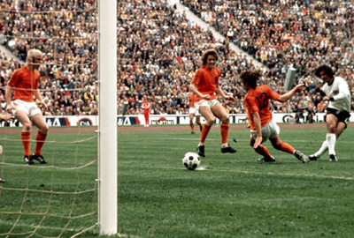 كأس العالم في كرة القدم من عام 1930 حتى عام 2010
1974: ألمانيا استفادت من الفرص وأحرزت لقبها الثاني