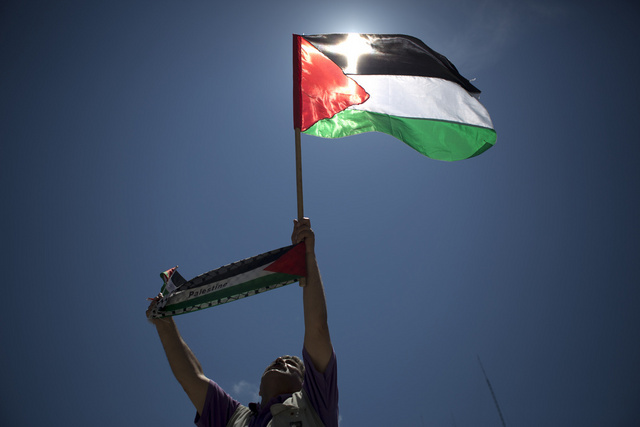 منتخب فلسطين الفدائيين يفوز بلقبه الدولي الأول في كأس التحدي ويتأهل إلى نهائيات كأس أمم آسيا 2015
