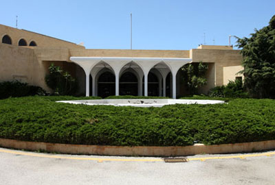 الحوار الدولي مع إيران قد يُؤدي الى التفاهم الخارجي على رئيس للبنان
في ايلول سيُصار الى تجاوز الأزمة لكن مع تحوّلات في المناخ الاقليمي