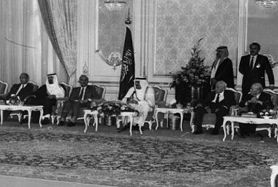 سفير عربي أبلغ أحد المطارنة رفض بلاده للرئيس القويّ
خشية أن يُطيح بـ «الطائف» على خلفيّة استعادة الصلاحيّات
هيل يُمارس لعبة تجميع الأوراق لإيصال رئيس من الصفّ الثاني