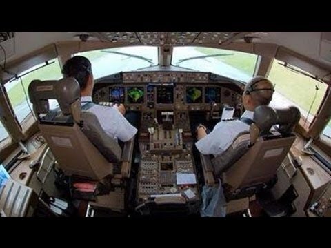 أقارب ضحايا الطائرة الماليزية المفقودة يتهمون ماليزيا بحجب معلومات.