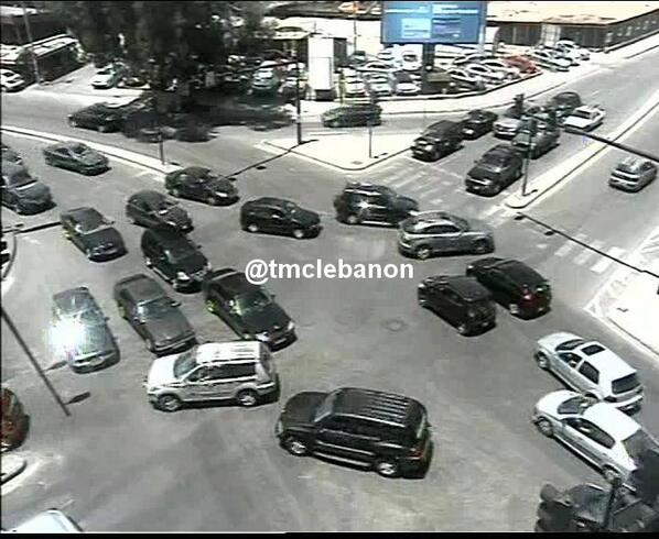 التحكم المروري : حركةالمرور في تقاطع الشفروليه اﻻن 