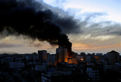 الحكومة الفلسطينية الجديدة تؤدي اليمين في رام الله
غارتان إسرائيليتان على مواقع للقسام في غزة
