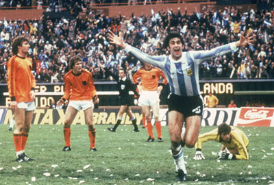 كأس العالم في كرة القدم من عام 1930 حتى عام 2010
1978: كيمبس يقود الأرجنتين الى اللقب وهولندا تتحسر مجدداً
