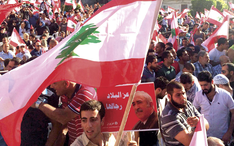 
مصير مئة ألف طالب وطالبة مُعلّق على «خشبة السلسلة»...
ملف النازحين قنبلة موقوتة.. مورفي : قلق من تحولهم الى مُقيمين...
إستفتاء شعبي طرابلسي في الذكرى الـ 27 لاغتيال رشيد كرامي
