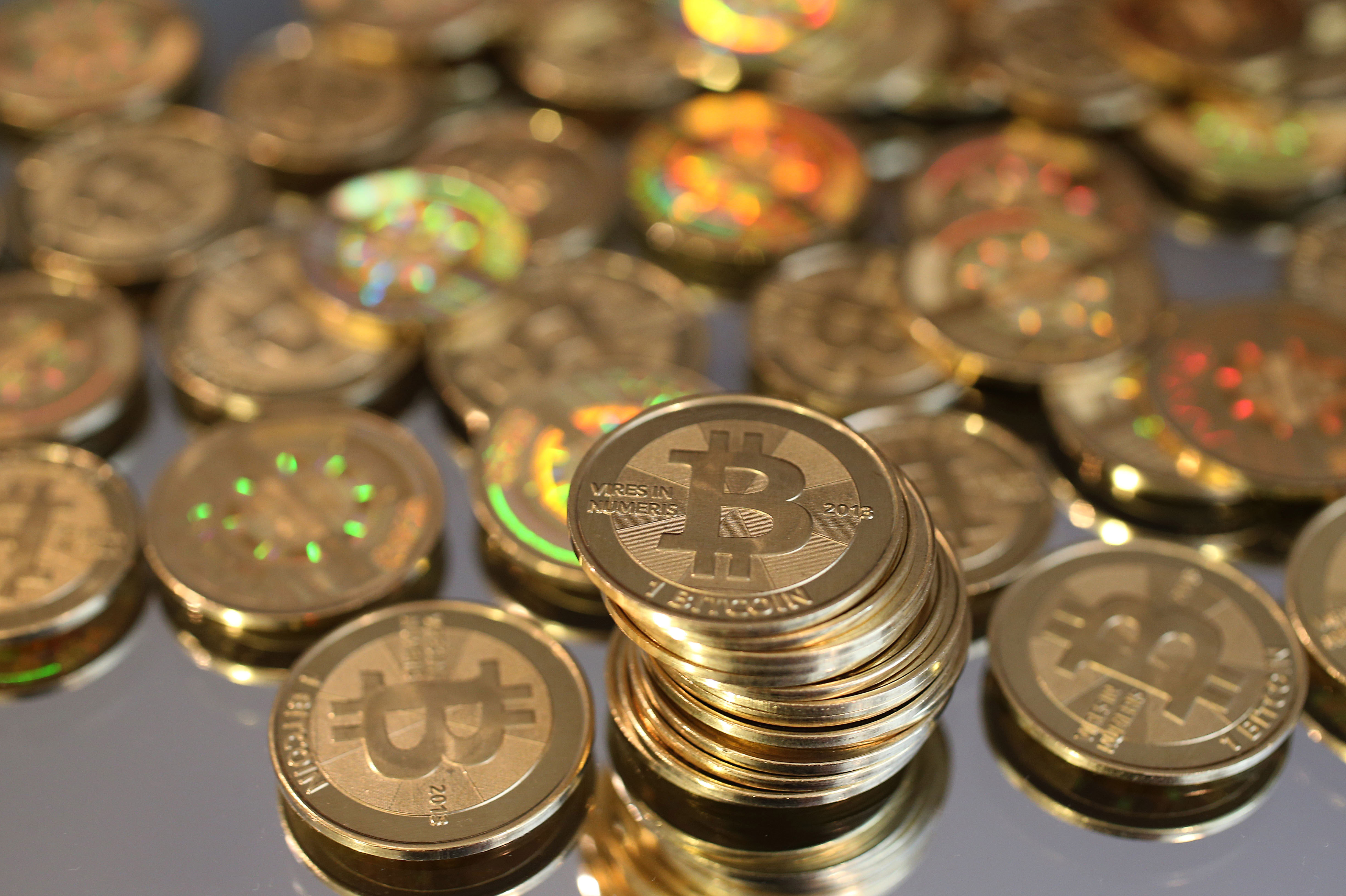 شركة أبل الأميركية تسمح بعملات افتراضية  معتمدة في التطبيقات