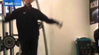 بالفيديو-أوباما ورفع 