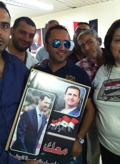 بالصور-علي الديك ينتخب بشار الأسد!