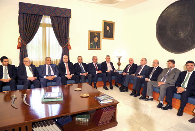 وفد المؤسّسات المارونيّة واصل جولاته وزار بنشعي
فرنجية شدّد على إيصال رئيس جمهوريّة قويّ
أبي اللمع : لتحمّل القيادات المسيحيّة مسؤوليّاتها