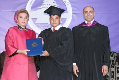 خلال رعايتها حفل تخريج في صور
رندى بري: لا يجوز إلباس العملية
التربويّة أي لبوس طائفي أو سياسي