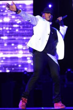 NE-YO يشعل سماء موازين أمام أكثر من 150000 متفرج.. بالصور