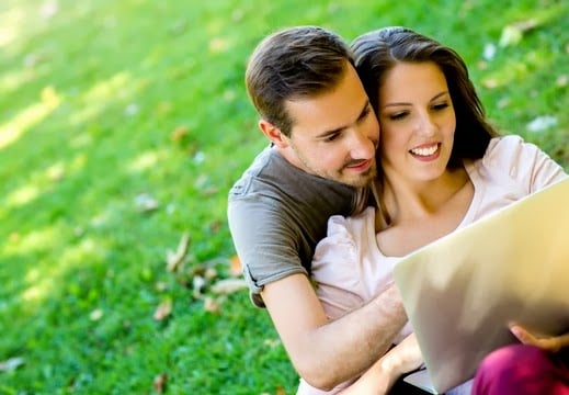  لماذا تحتاج المرأة الى العناق؟؟!!



