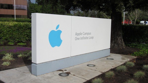 Apple تستحوذ على شركة متخصصة في مجال البحث الاجتماعي