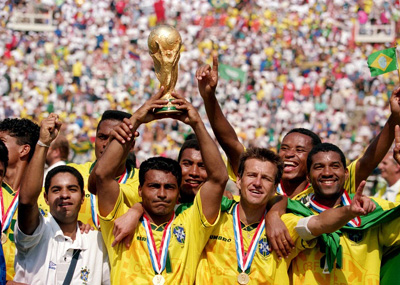 كأس العالم في كرة القدم من عام 1930 حتى عام 2010
1994 : ضربات الترجيح تحسم اللقب لأول مرة لمصلحة البرازيل