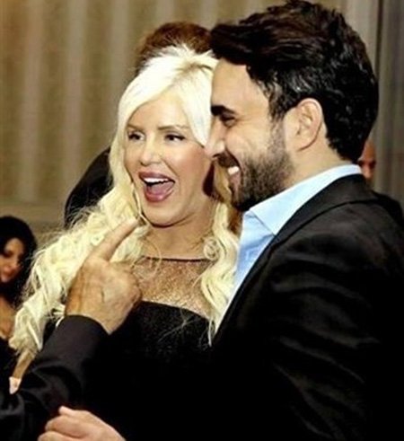 نادر الأتات يخرج عن صمته ويوضّح حقيقة زواجه من سيّدة ثرية وأكبر منه!