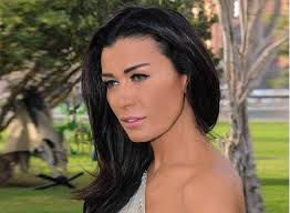 هكذا ردت نادين الراسي على منتقديها!