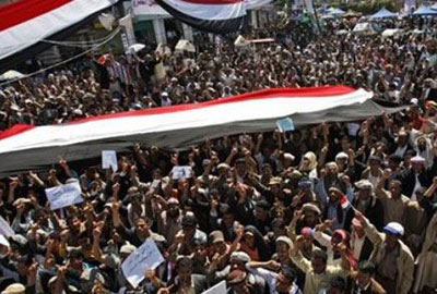 احتجاجات وغارات ولا كهرباء في اليمن