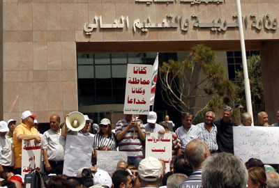 درب «السلسلة طويل» و«وظيفتها الرئاسيّة» لن تنتهي قريباً
هل تردّ 8 آذار بتعطيل الحكومة فتفرض مُعادلات جديدة؟
