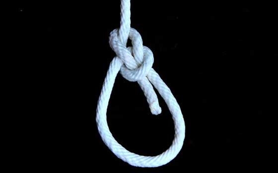امرأة عراقيَّة تنتحر شنقًا أمام أطفالها الثَّلاثة في أربيل
