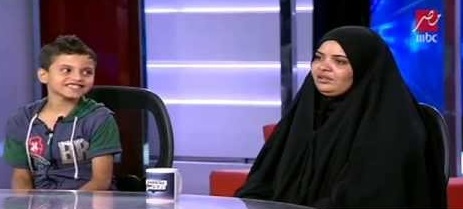 طفل يعود للحياة بعد أن دفنه والده حيًا