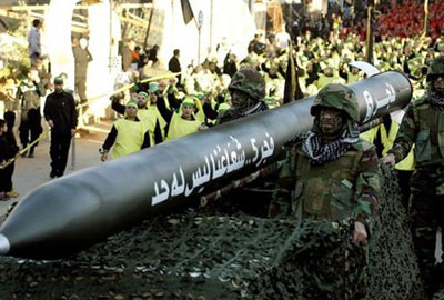 إيران تُواجه «الحرب» السعوديّة «المذهبيّة» بمُعادلة « وداوني بالتي كانت هي الداء»..
«المستقبل» يعكس رغبات سعوديّة بالحفاظ على «الستاتيكو» وتحييد الساحة اللبنانيّة
حزب الله يتعامل بحذر مع «التطمينات» .. لا يُريد توتّرات .. «وملائكته» حاضرة في العراق