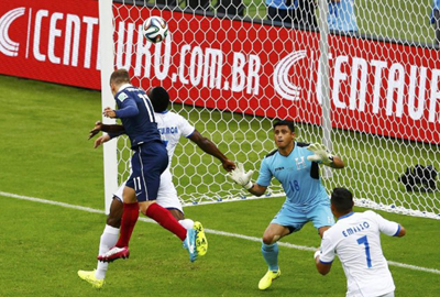 نهائيات مونديال 2014 في كرة القدم
ايطاليا تتخطى عقبة انكلترا (2-1) وبداية قوية لفرنسا (3-0)