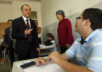 
بو صعب جال على مراكز امتحانات في صيدا :
ما ذكر عن أنّ الامتحانات مسرّبة مجرّد شائعات