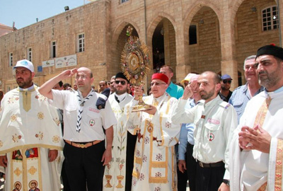 زحلة وطرابلس احتفلتا بعيد خميس الجسد بقداديس ومسيرات
درويش: ليترفّع المسؤولون عن مصالحهم ويعطونا رئيساً
بوجودة: من دون القربان المقدّس لا حياة مسيحيّة