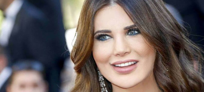من هو السجّان الذي تتمنى منى أبو حمزة أن يصبح أسيراً؟
