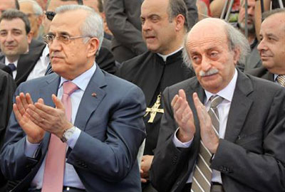 يسعى الى أمرين في باريس: معرفة صورة «الشرق الأوسط الجديد» والعلاقة بين الحريري وعون
جنبلاط يعمل لقيام «جبهة وسطيّة» الى جانب سليمان
تنتج تحالفاً انتخابيّـاً ليُنازل عون على الرقعة المسيحيّة
