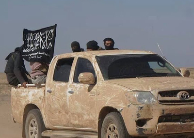«داعش» السلفيّة.. النشأة.. القيادة والتنظيم.. دولة من العراق الى الشام 2/3
البغدادي أرسل الجولاني الى الشام «داعشيّـاً» ولما وصل أصبح أميرال «النصرة»
تمرّد الزرقاوي على بن لادن.. والبغدادي اعتبر الظواهري منحرفاً
أولوية «داعش» قتل الشيعة أما «النصرة» فتبدأ بالاميركيّين ثم الشيعة
