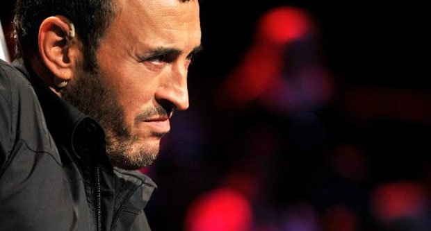 كاظم الساهر: "العوز دفعني لمساندة عائلتي.. والعراقيون أدَّبوني"!