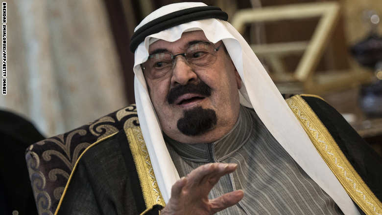 ملك السعودية يتوقف بالقاهرة في طريق عودته للمملكة لتأكيد دعمه للسيسي
