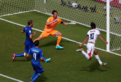 نهائيات مونديال 2014 في كرة القدم
كوستاريكا تهزم ايطاليا (1-0) وتطيح بانكلترا
وفرنسا تعرض عضلاتها أمام سويسرا (5-2)