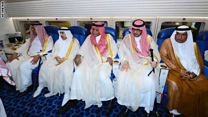 عودة الأمير بندر بن سلطان للظهور برفقة العاهل السعودي تشعل مواقع التواصل