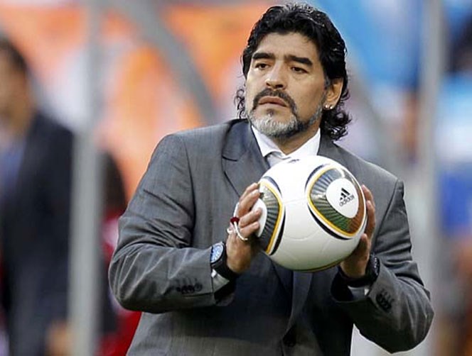 مارادونا: رئيس الاتحاد الأرجنتيني مسكين