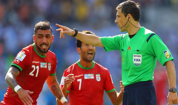 إيران تشكو حكم مباراتها مع الأرجنتين للفيفا