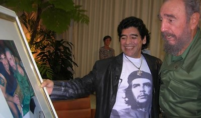 ما مضمون رسالة كاسترو إلى مارادونا؟
