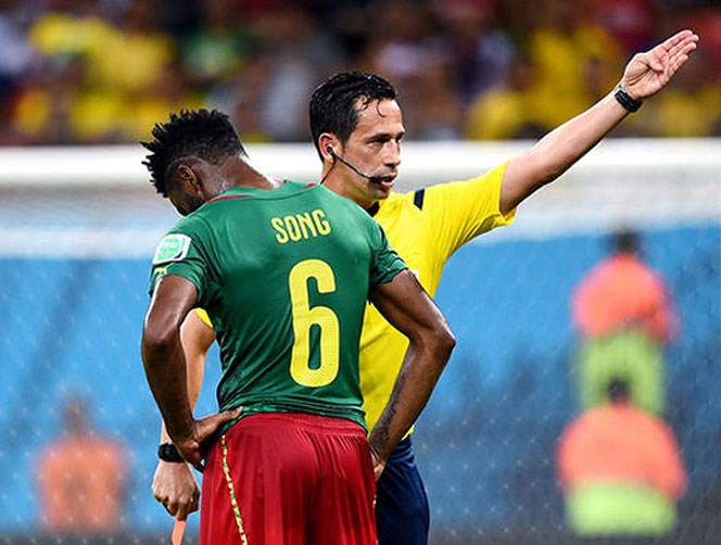 ايقاف سونج لاعب الكاميرون 3 مباريات