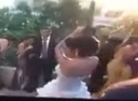 بالفيديو: عروس لبنانية تطلق النار في الهواء في حفل زفافها!
