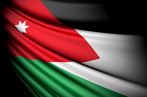 الأردن يرسل دبابات وناقلات جند وراجمات صواريخ للحدود مع العراق
