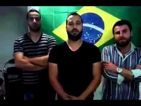 بالفيديو على الطريقة اللبنانية انشقاقات من الجمهور الايطالي لصالح البرازيل 