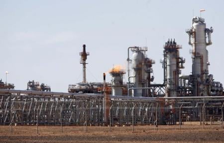 الجزائر توافق على تصدير 5 شحنات من الغاز الى مصر