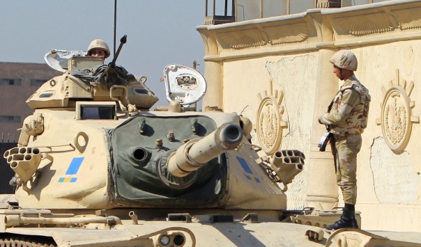 الجيش المصري  يتبرع بـ 141 مليون دولار  لدعم الاقتصاد