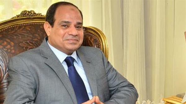 وصول الرئيس المصري إلى الخرطوم والبشير يستقبله في المطار